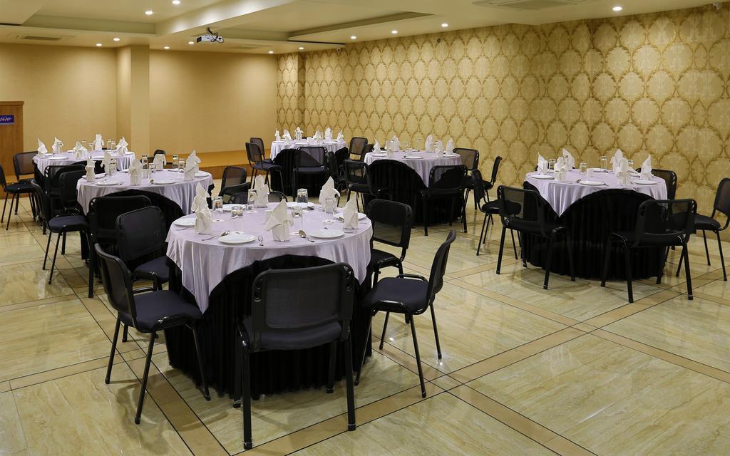 Grand Kailash Hotel Aurangabad  Eksteriør bilde